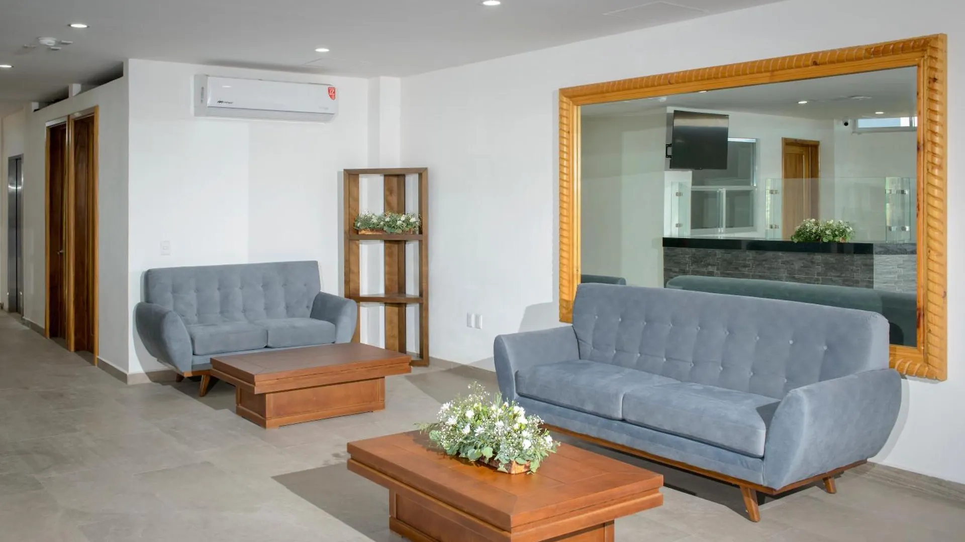 Mc Hotel Saldarriaga Queretaro Santa Cruz